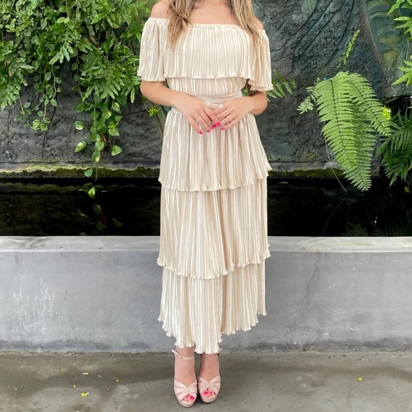 Champagne Pleated layered off the shoulder‎ Dress women’s sz S midi length NWOT - Picture 1 of 17